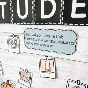 fall bulletin board ideas made easy with this gratitude activity.